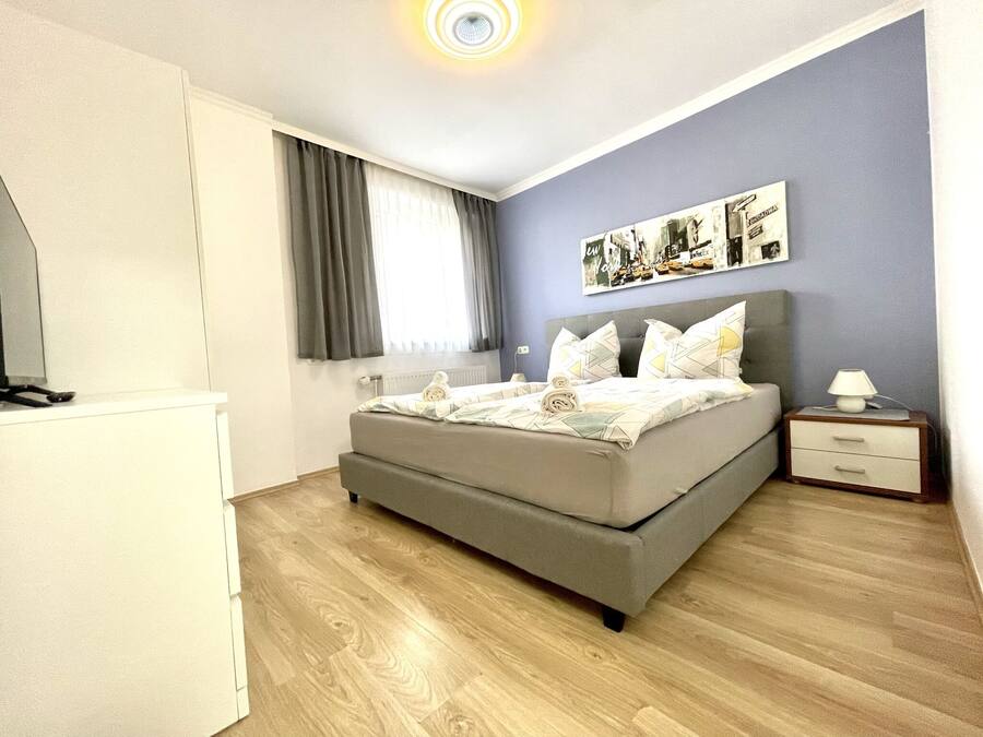 Deluxe Apartment | Free WiFi, bed sheets