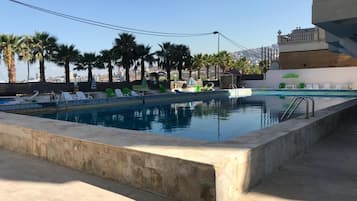 Kolam renang terbuka