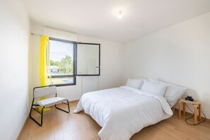 2 sovrum, strykjärn/strykbräda, gratis wi-fi och sängkläder