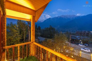 Free WiFi, bed sheets - Zostel Pahalgam (Anantnag)