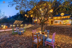 Dining - Zostel Pahalgam (Anantnag)