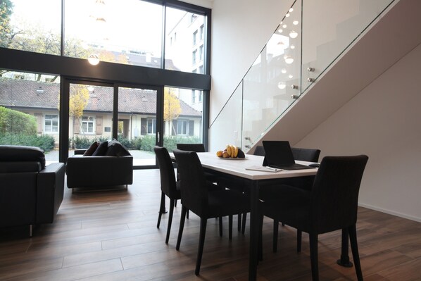 Appartement Duplex Ville | Restauration dans la chambre