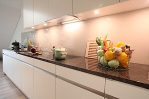 City Duplex | Private kitchen | Fridge, microwave, oven, dishwasher - Nest - Lauriedstrasse 7 (Zug)