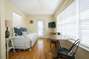 3 chambres, fer et planche à repasser, Wi-Fi gratuit, draps fournis