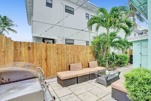 Terrace/patio - Cozy three bedroom near Hollywood beach (Hollywood)