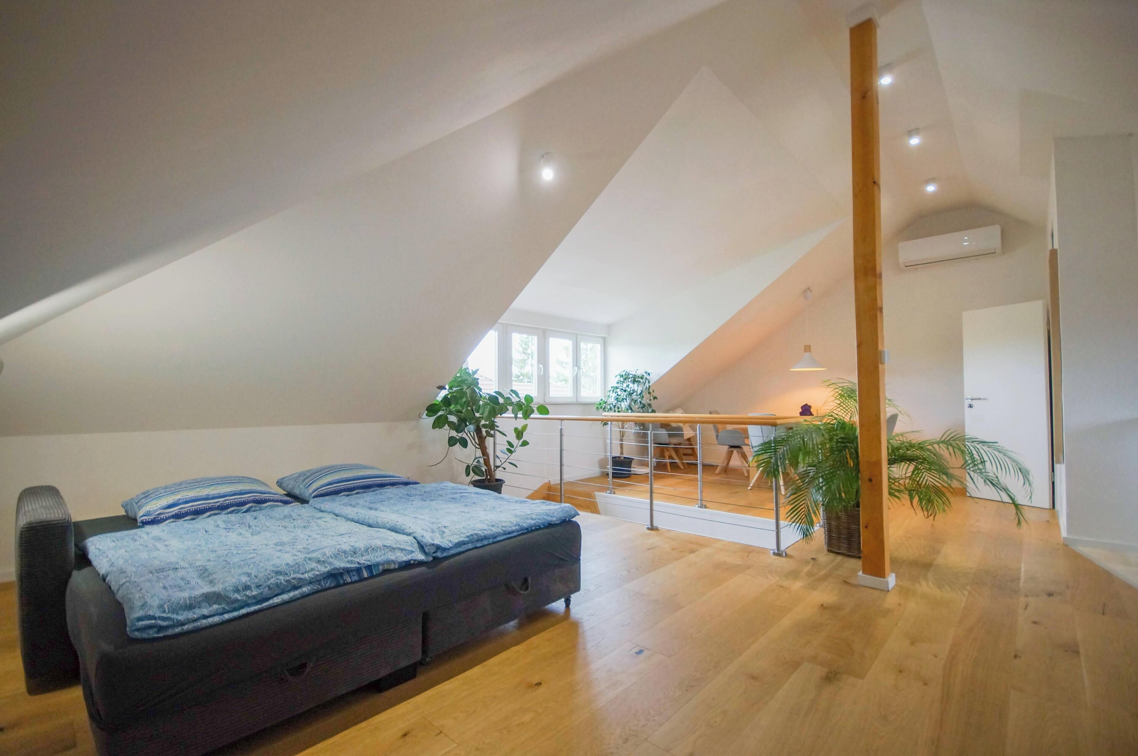 3 Schlafzimmer, Schreibtisch, Bügeleisen/Bügelbrett, Reisekinderbett