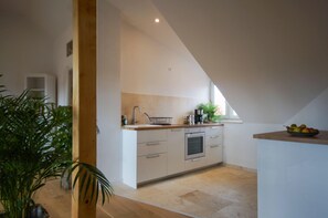 Réfrigérateur, four, plaque de cuisson, lave-vaisselle