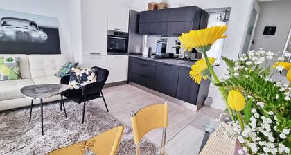 3 min. to the bars and restaurants and nearby greeny Viale XX Settembre.