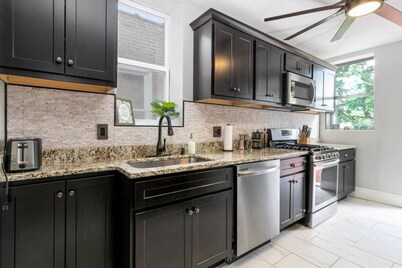 步行至密蘇里植物園的舒適家庭住宅