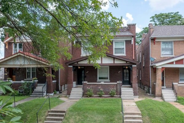 Front of property - Cozy Family Home - Walk to MO Botanical Gardens (St. Louis)