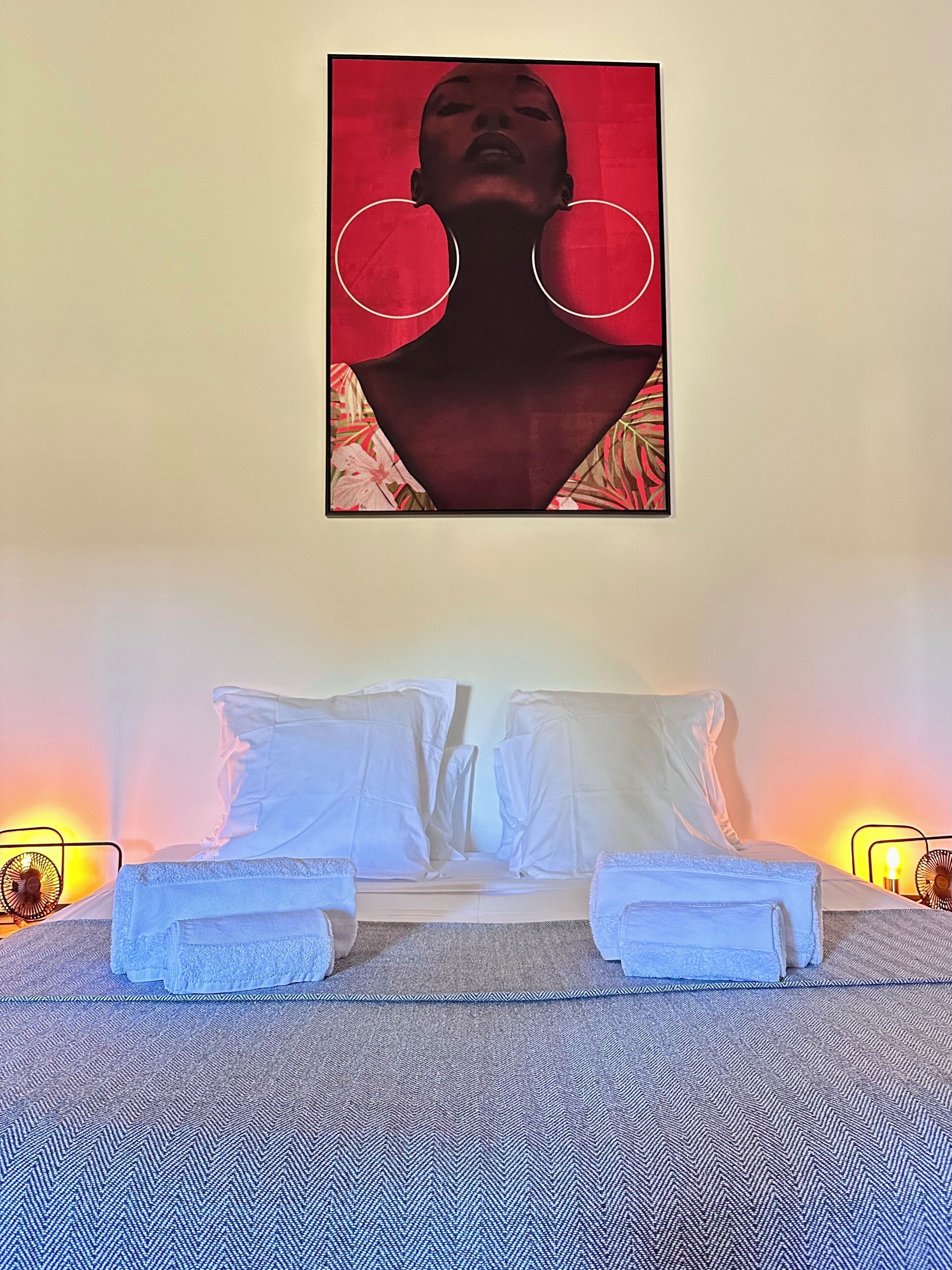 Premium bedding, laptop workspace, soundproofing, free WiFi