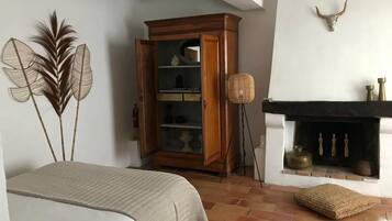 Family Quadruple Room | Premium bedding, laptop workspace, soundproofing, free WiFi