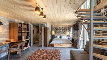 Luxury Chalet | Iron/ironing board, free WiFi, bed sheets