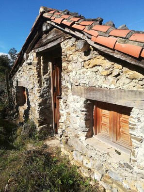 Exterior detail - AP Asturias Boho Chic (Cabañaquinta)