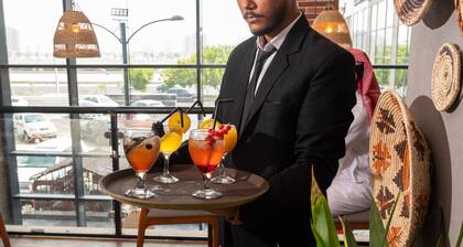 Laten Suites Al Salim Plaza