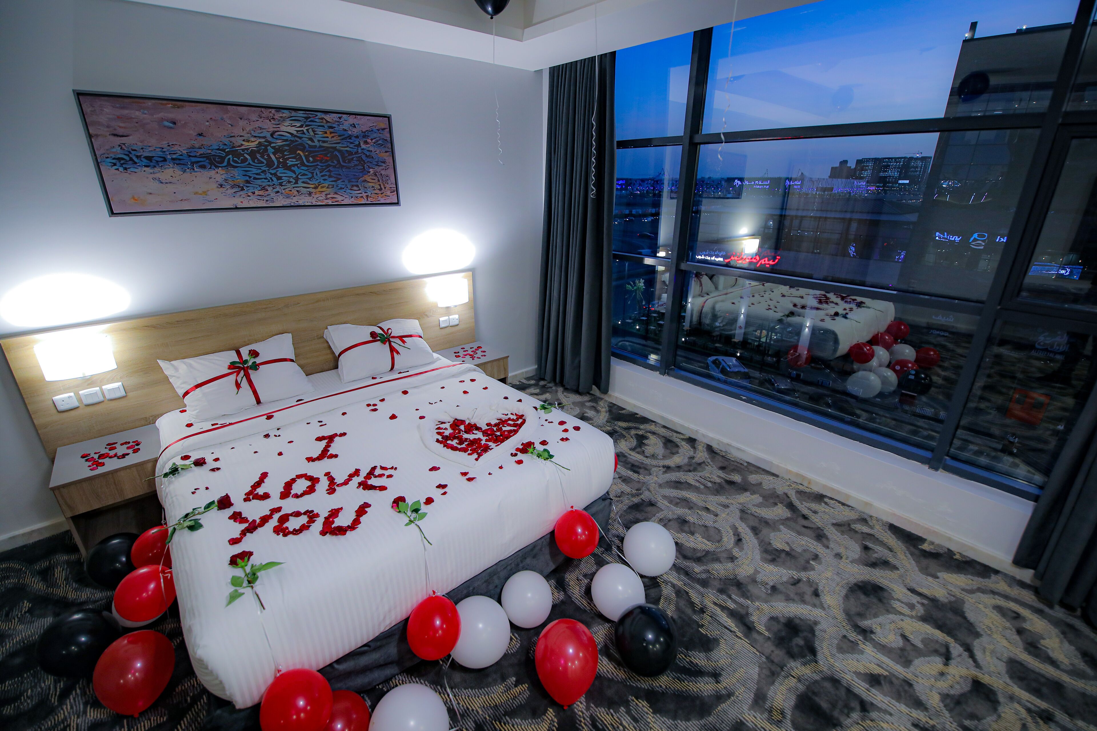 تجهيزات عازلة للصوت ومكواة/لوح كي وواي فاي مجانًا