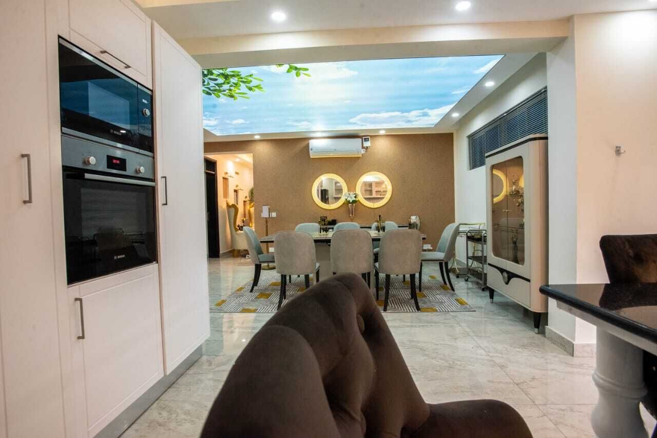 Familjelägenhet | Vardagsrum | 24-tums smart-tv med satellitkanaler