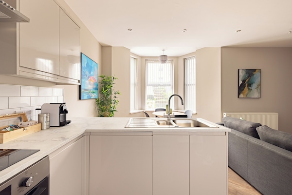 Apartamento superior, 1 habitación (Sleeps 4) | Cocina privada | Frigorífico grande, horno, placa de cocina y máquina de café espresso