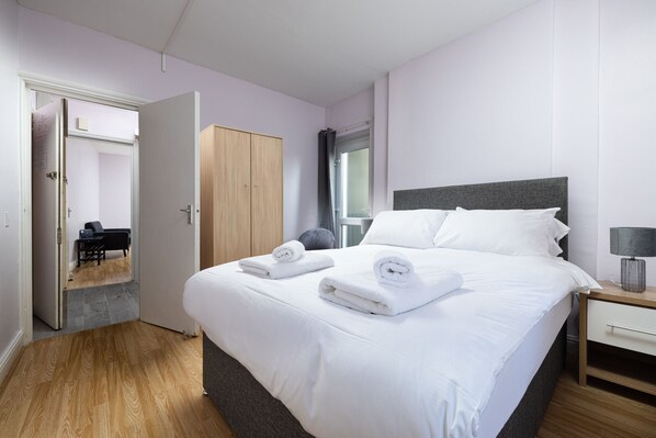 1 soverom, strykejern/-brett, wi-fi (inkludert) og sengetøy