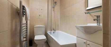 SĂšche-cheveux, serviettes fournies