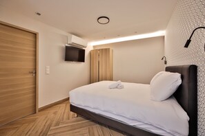 Classic Room (49 G) | Iron/ironing board, free WiFi