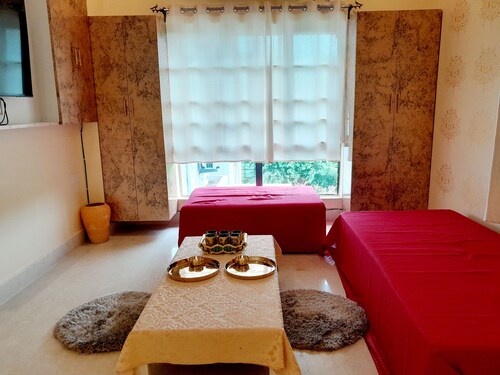 Peaceful and elegant Room in an apartment