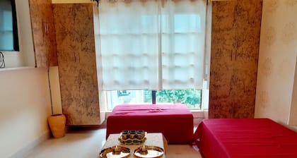 Peaceful and elegant Room in an apartment