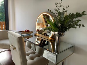 Deluxe Room | 1 bedroom, in-room safe, free WiFi - La Cabane d'Ambroise (Bordeaux)