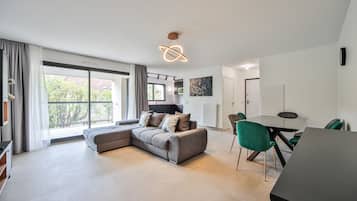 Deluxe Apartment | Lounge