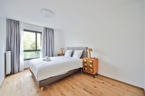Apartamento luxo | Cortinas blackout, quartos à prova de som, ferros/tábuas de passar roupa