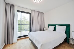 Deluxe-Apartment, Balkon | 3 Schlafzimmer, Bügeleisen/Bügelbrett, kostenloses WLAN