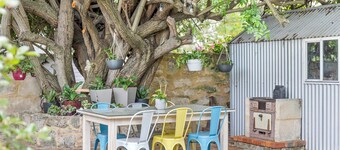 Fabulous 2BR close to the heart of East Fremantle - walk to the river