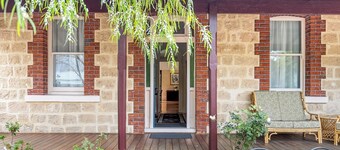 Fabulous 2BR close to the heart of East Fremantle - walk to the river