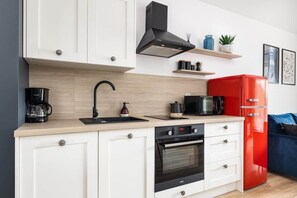Fridge, microwave, oven, stovetop - Łużycka 15 | Stylish Apartment | Parking (Swinoujscie)