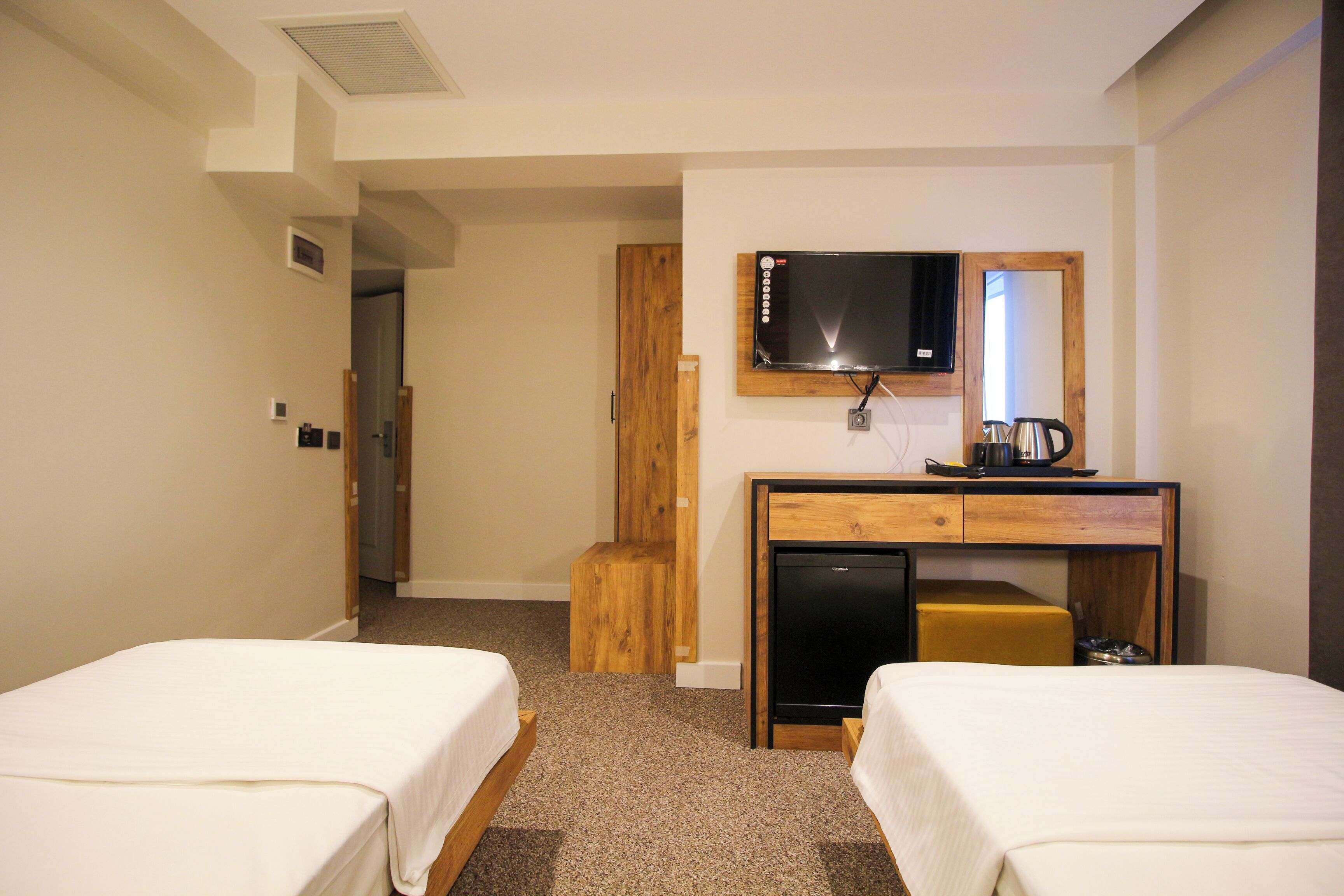 standard twin room | 1 bedroom, soundproofing, free wifi, bed sheets
