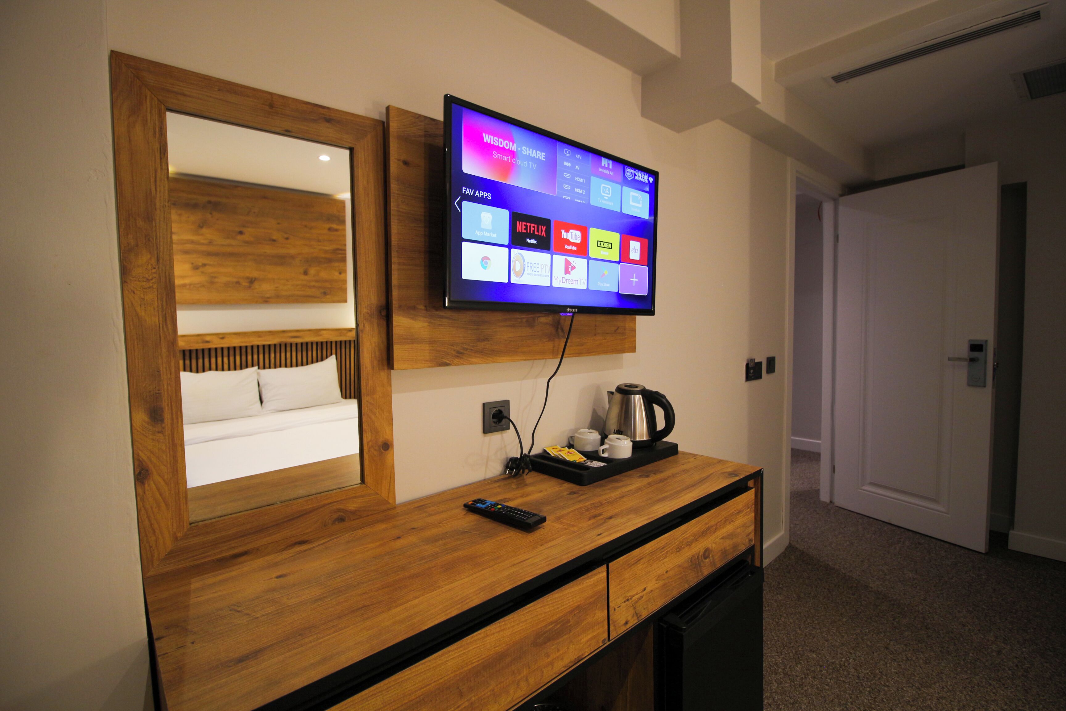 budget double room | 1 bedroom, soundproofing, free wifi, bed sheets