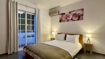 5 chambres, fer et planche Ă repasser, lit parapluie