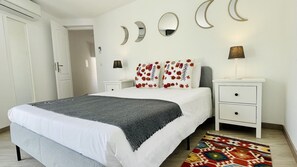 4 bedrooms, iron/ironing board