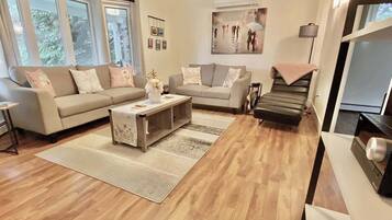 Smart TV, books, stereo