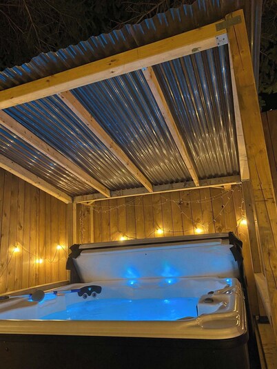 Hot tub Oasis located in Lewisporte, NL