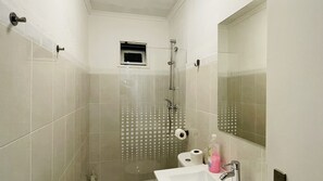 Een douche, een haardroger