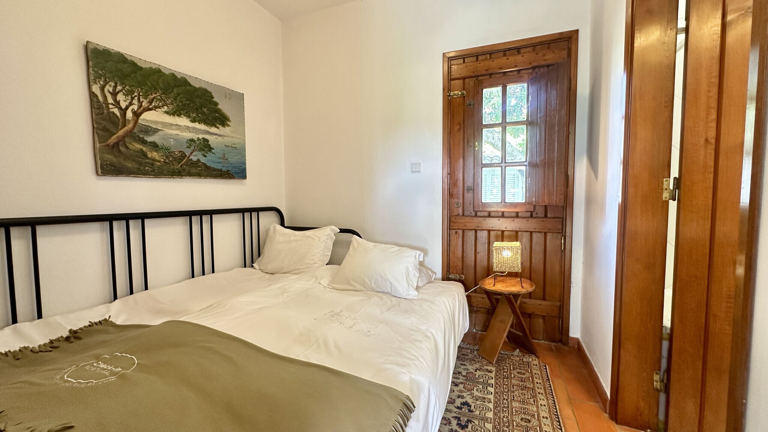 6 habitaciones y tabla de planchar con plancha 