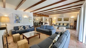 TV, fireplace, DVD player, foosball - Sol by Check-in Portugal (Vilamoura)
