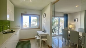 Fridge, microwave, oven, dishwasher - Garden Hill M by Check-in Portugal (Albufeira)