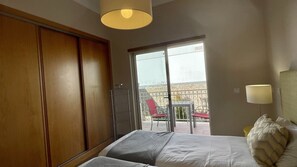 3 bedrooms, iron/ironing board