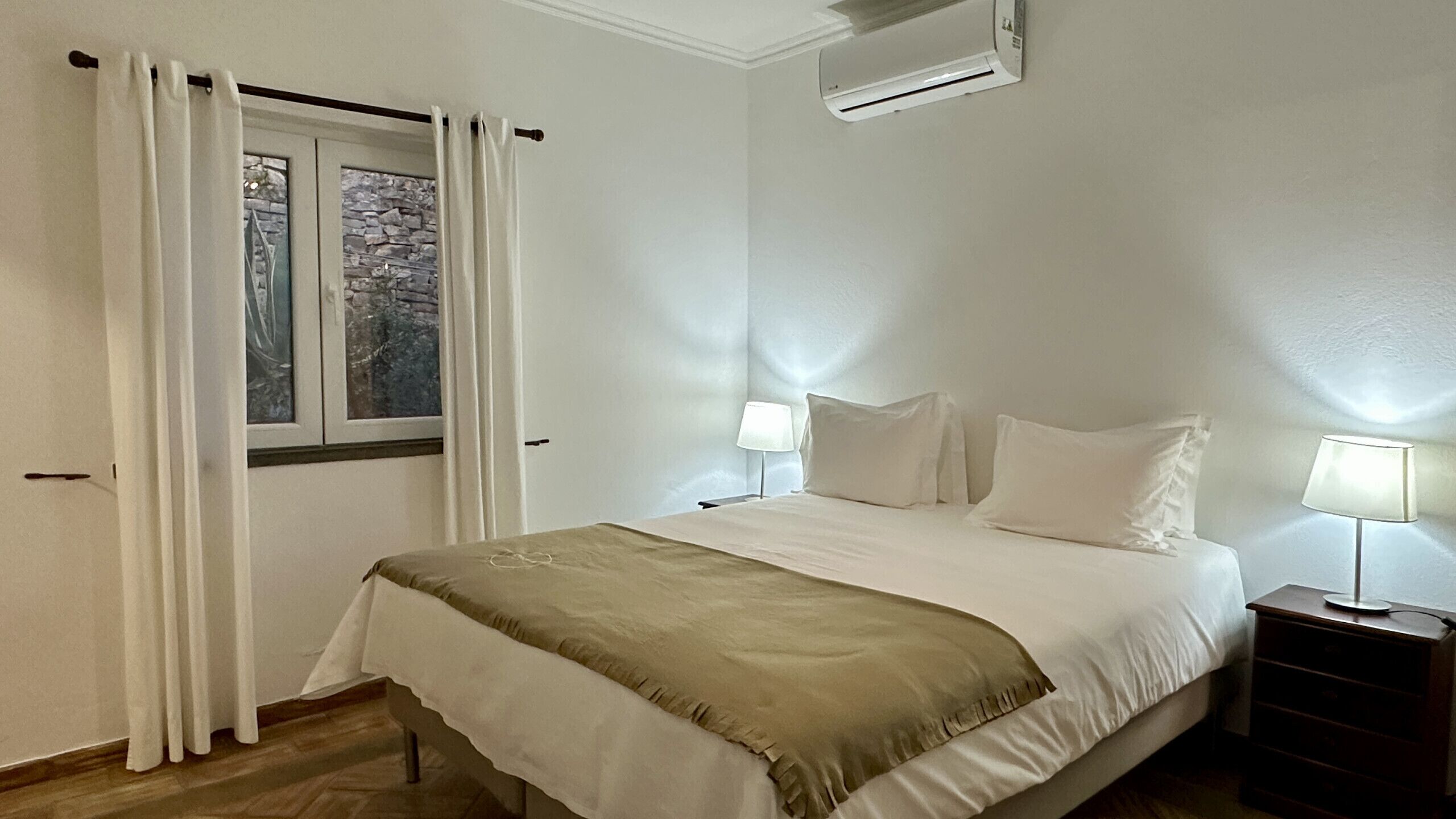 3 makuuhuonetta, silitysrauta/-lauta, Wi-Fi