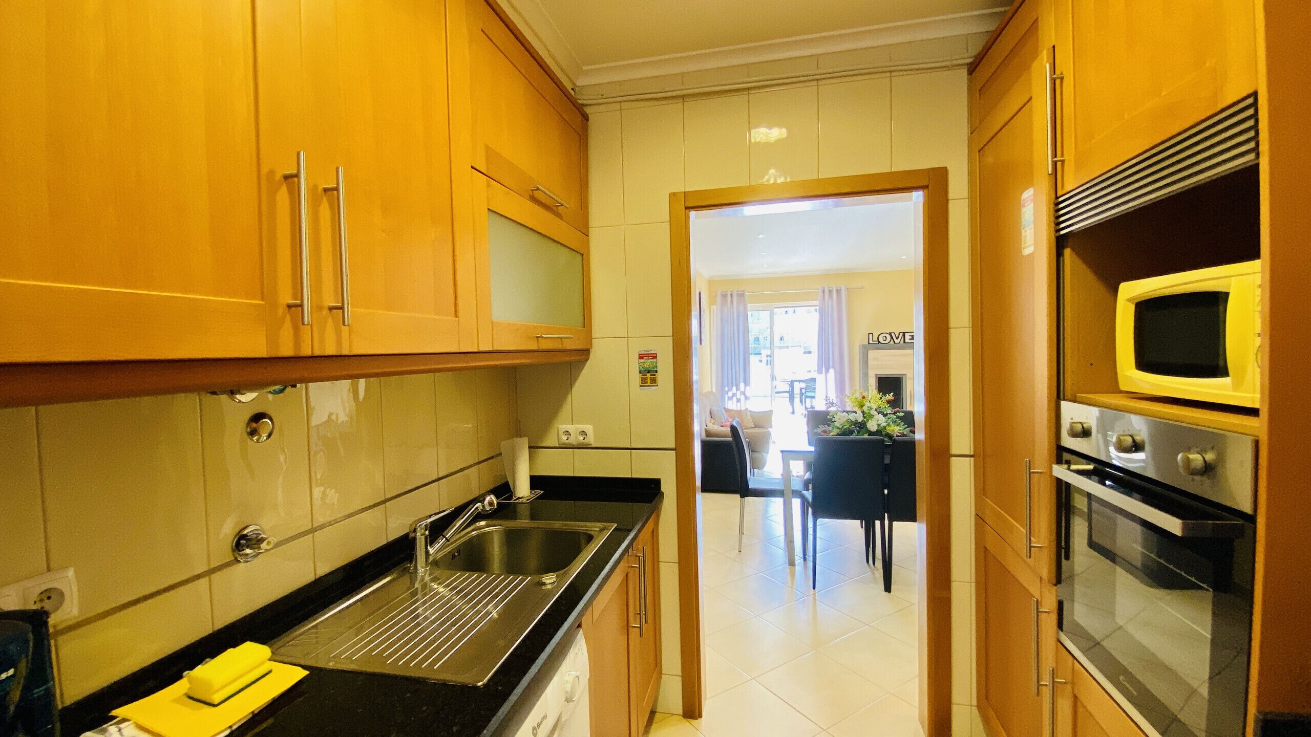 Fridge, microwave, oven, coffee/tea maker