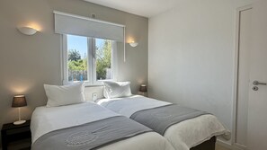 4 bedrooms, iron/ironing board, WiFi