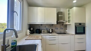 Réfrigérateur, micro-ondes, four, lave-vaisselle