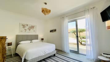 4 bedrooms, iron/ironing board, WiFi